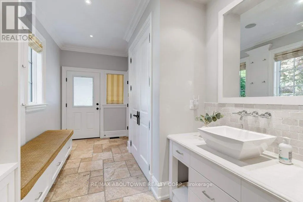 1237 DONLEA CRESCENT
