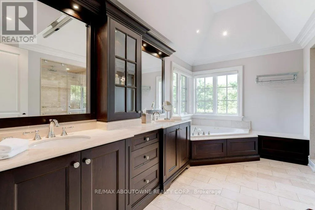 1237 DONLEA CRESCENT