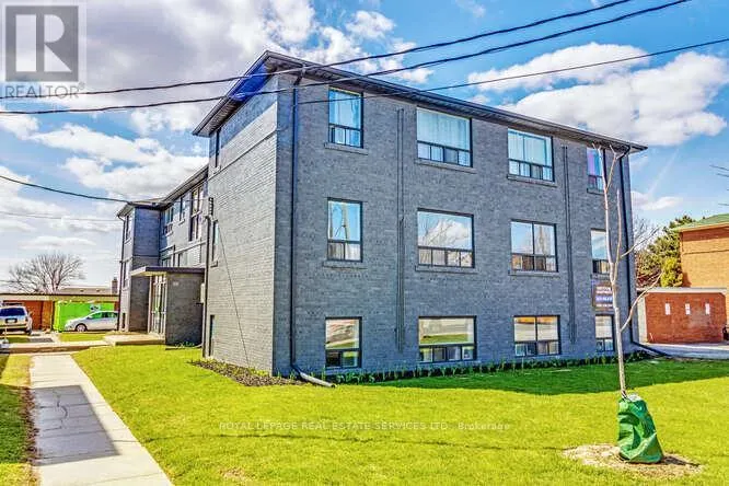 10 - 2622 KEELE STREET