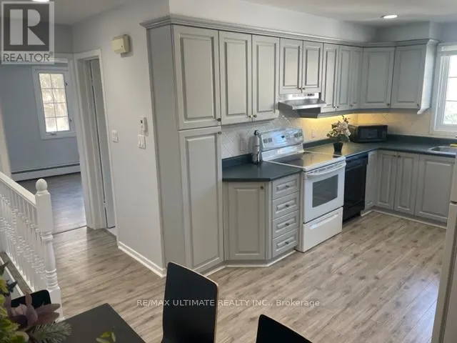 #2 - 213 CLOSE AVENUE