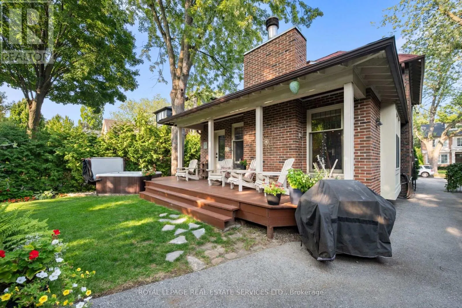 64 GRENVIEW BOULEVARD N