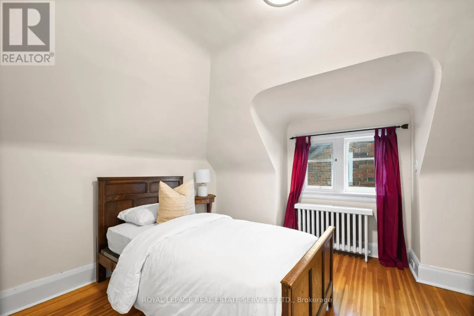 64 GRENVIEW BOULEVARD N