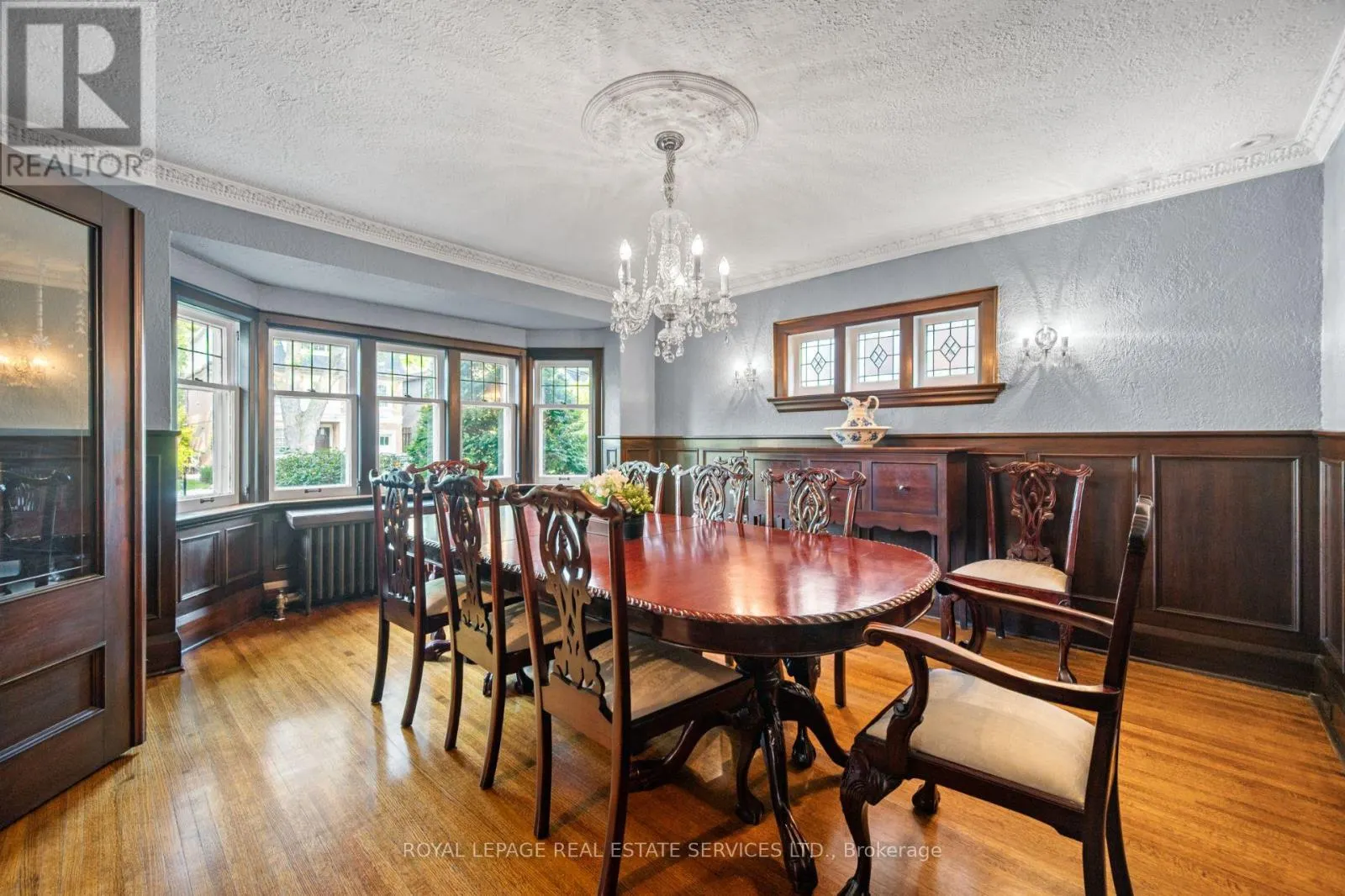 64 GRENVIEW BOULEVARD N