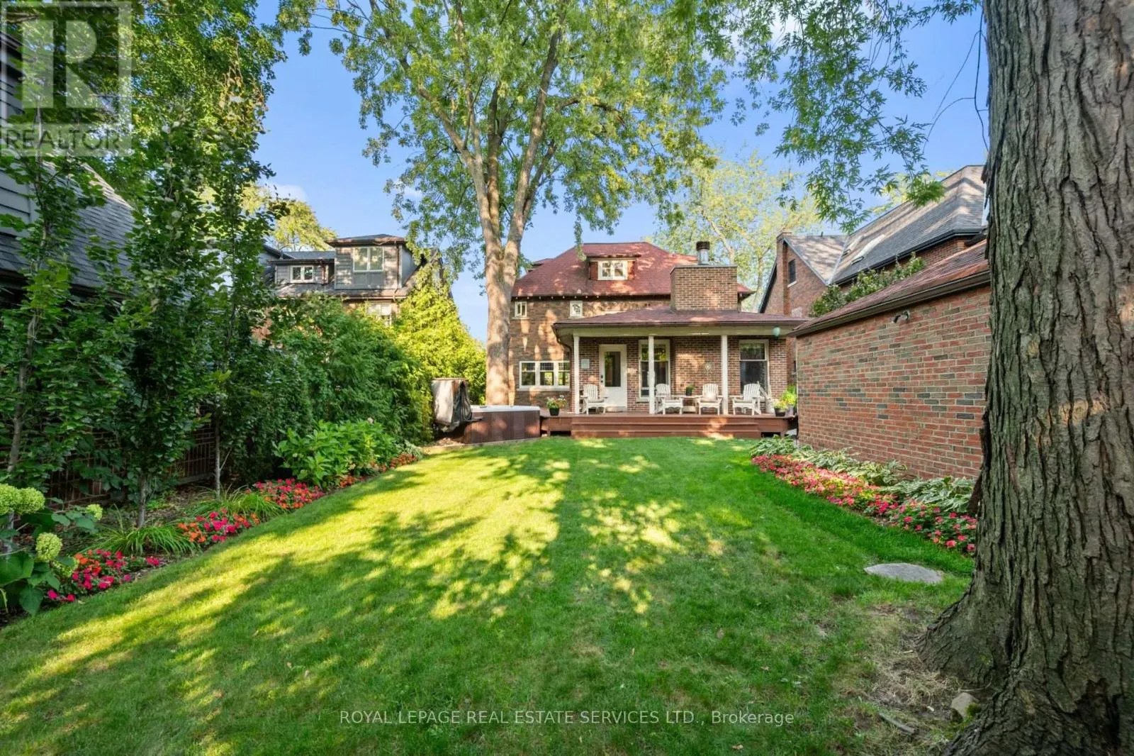 64 GRENVIEW BOULEVARD N