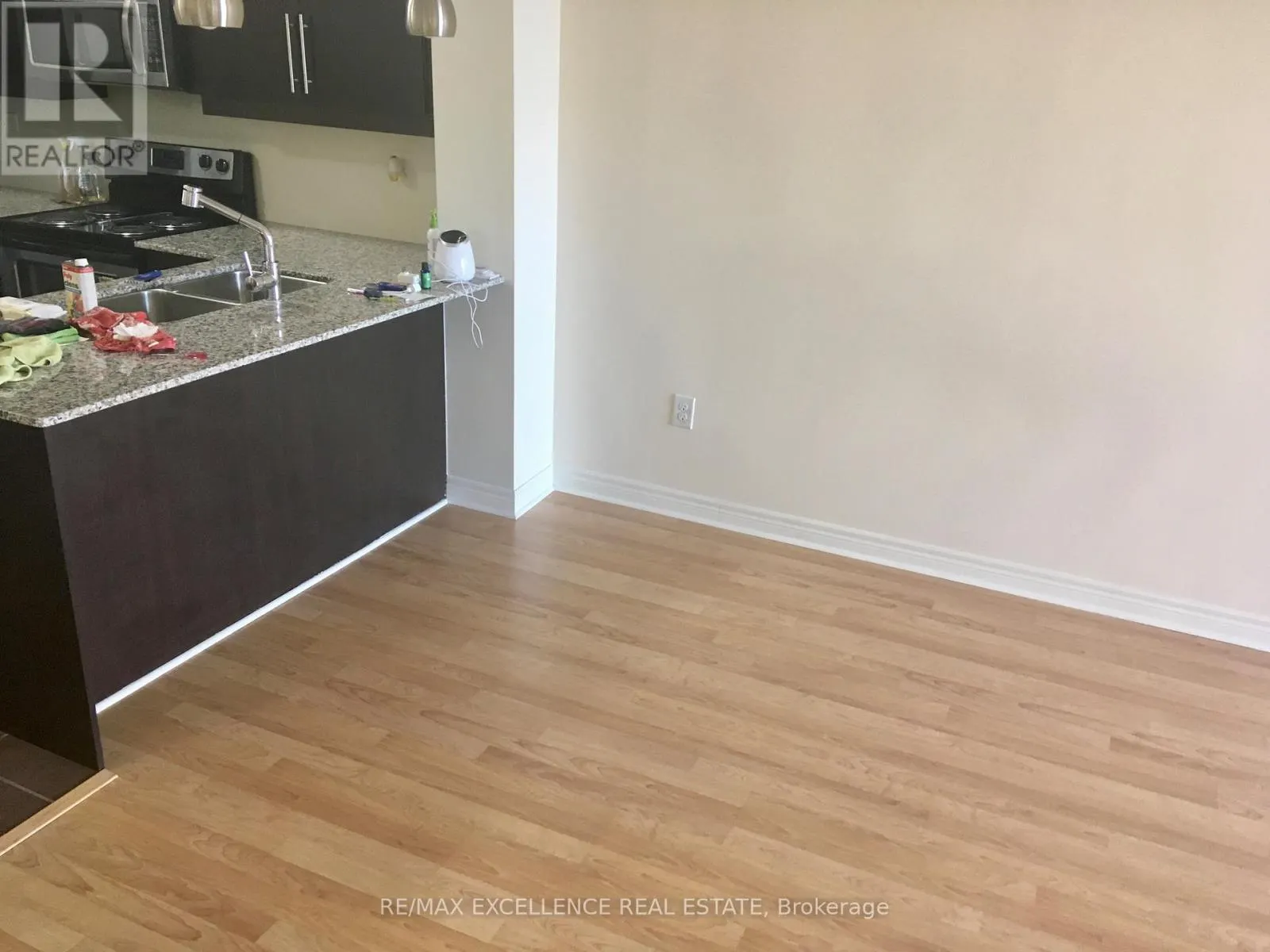 325 - 383 MAIN STREET E