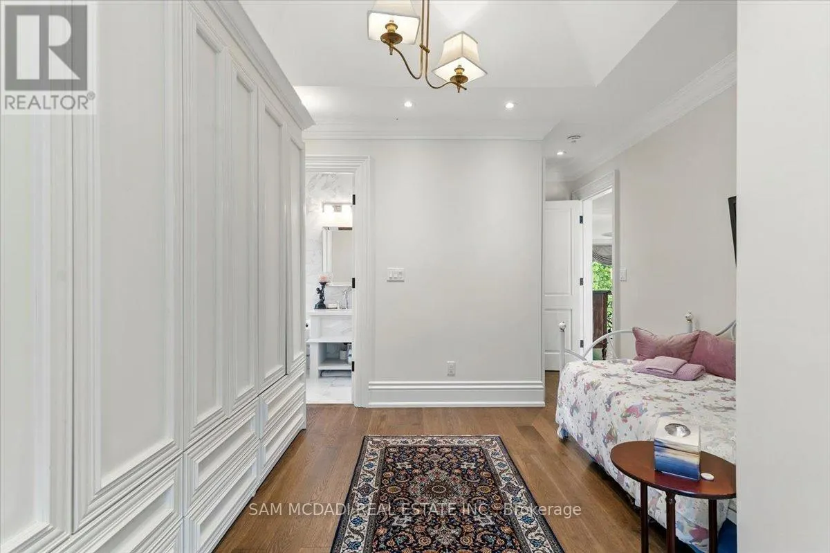 883 PARKLAND AVENUE