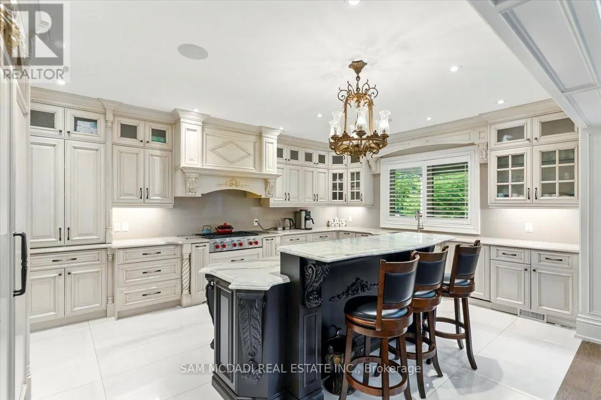 883 PARKLAND AVENUE