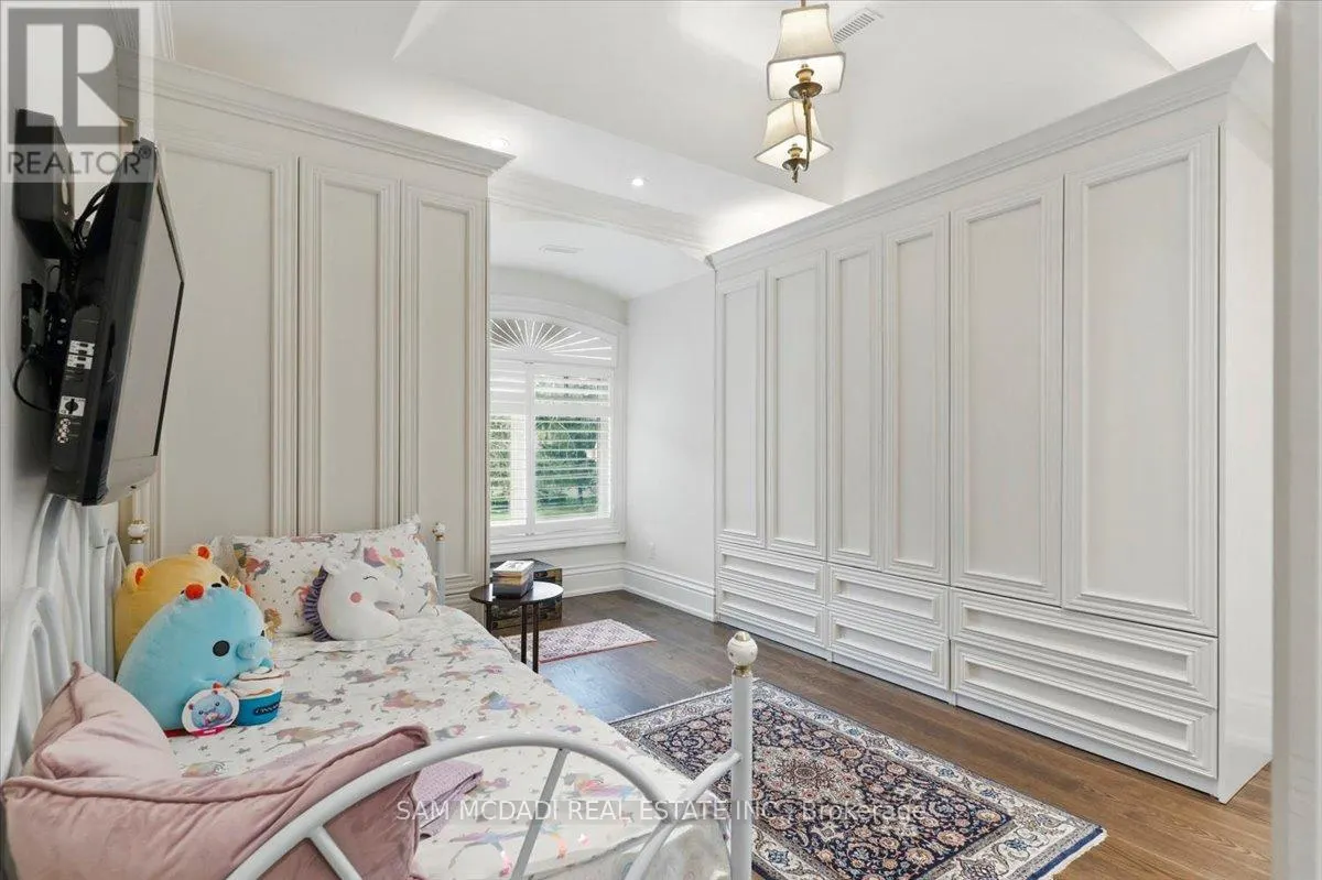 883 PARKLAND AVENUE