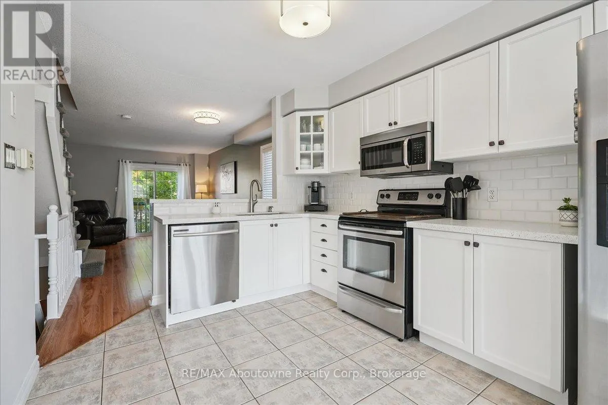 88 - 3480 UPPER MIDDLE ROAD, #88