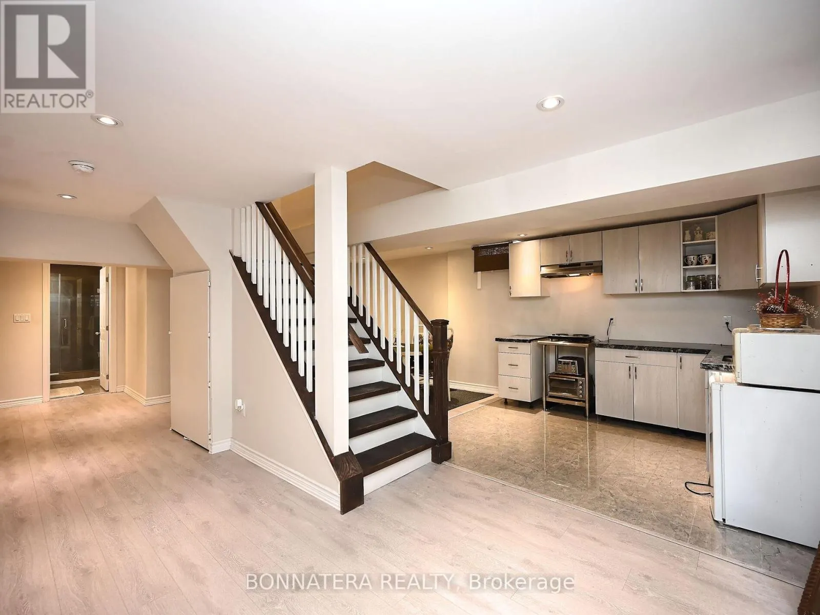 4445 GUILDWOOD WAY