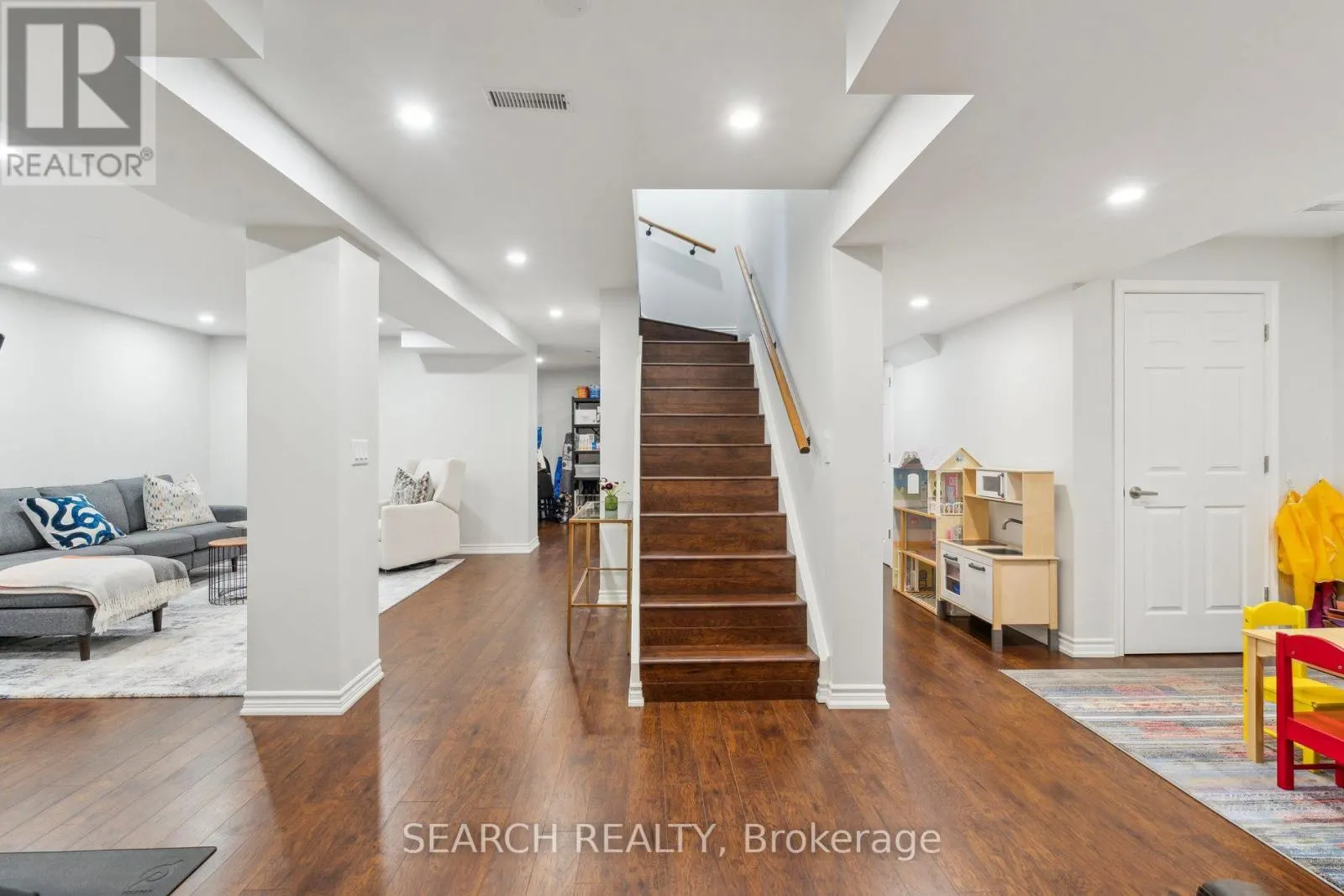 1150 QUEEN STREET W