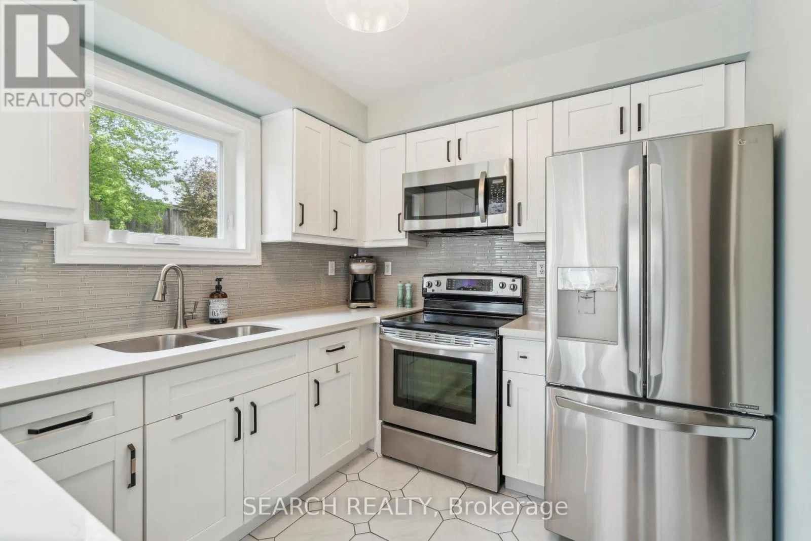 1150 QUEEN STREET W