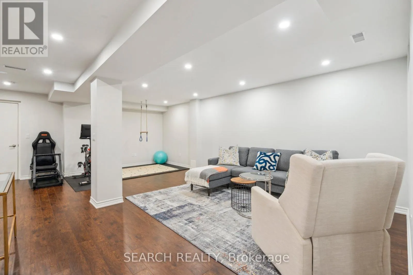 1150 QUEEN STREET W