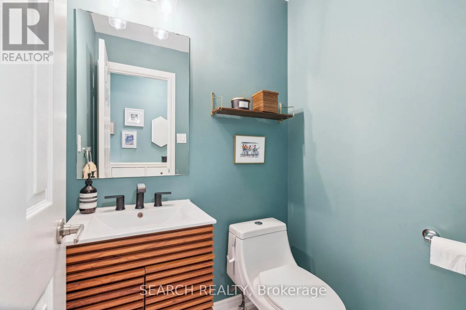 1150 QUEEN STREET W
