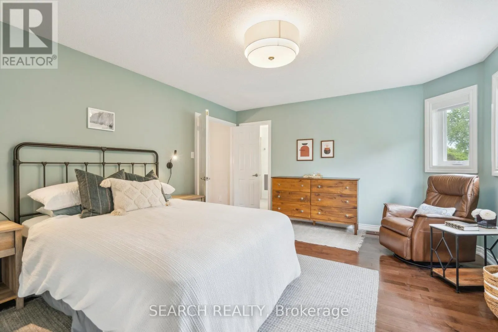 1150 QUEEN STREET W