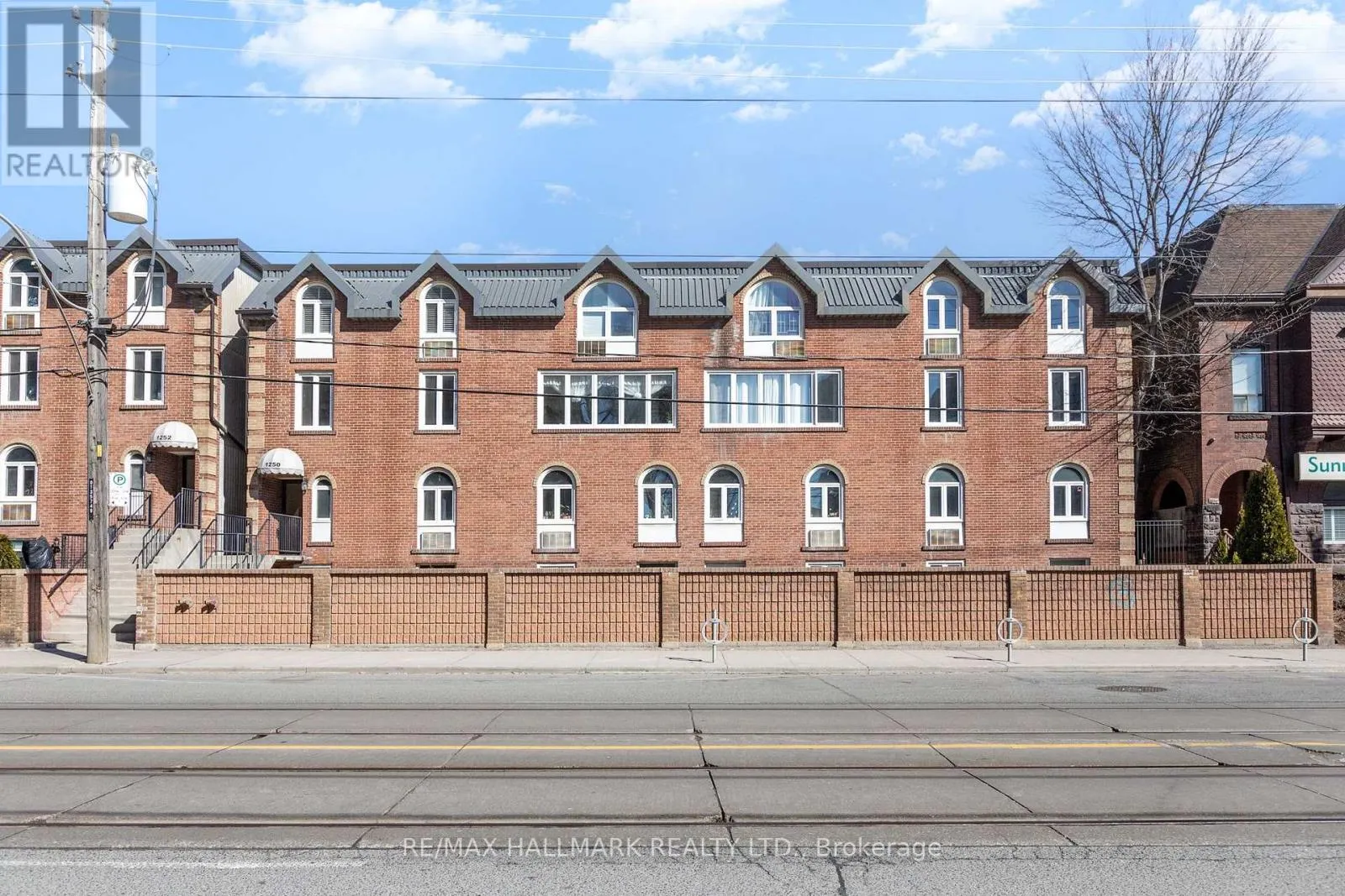 30 - 1250 KING STREET W