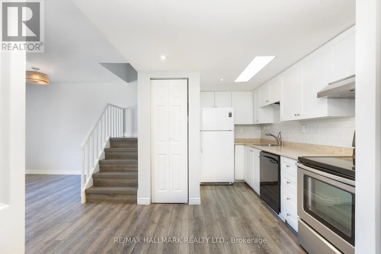 30 - 1250 KING STREET W