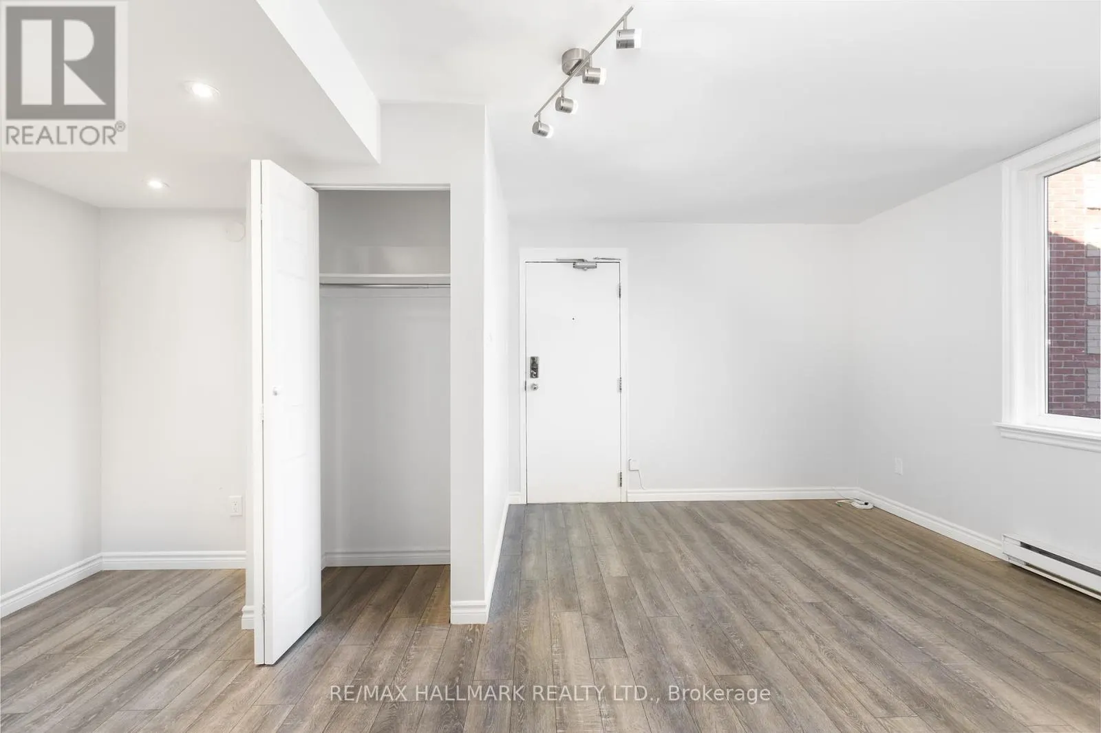 30 - 1250 KING STREET W