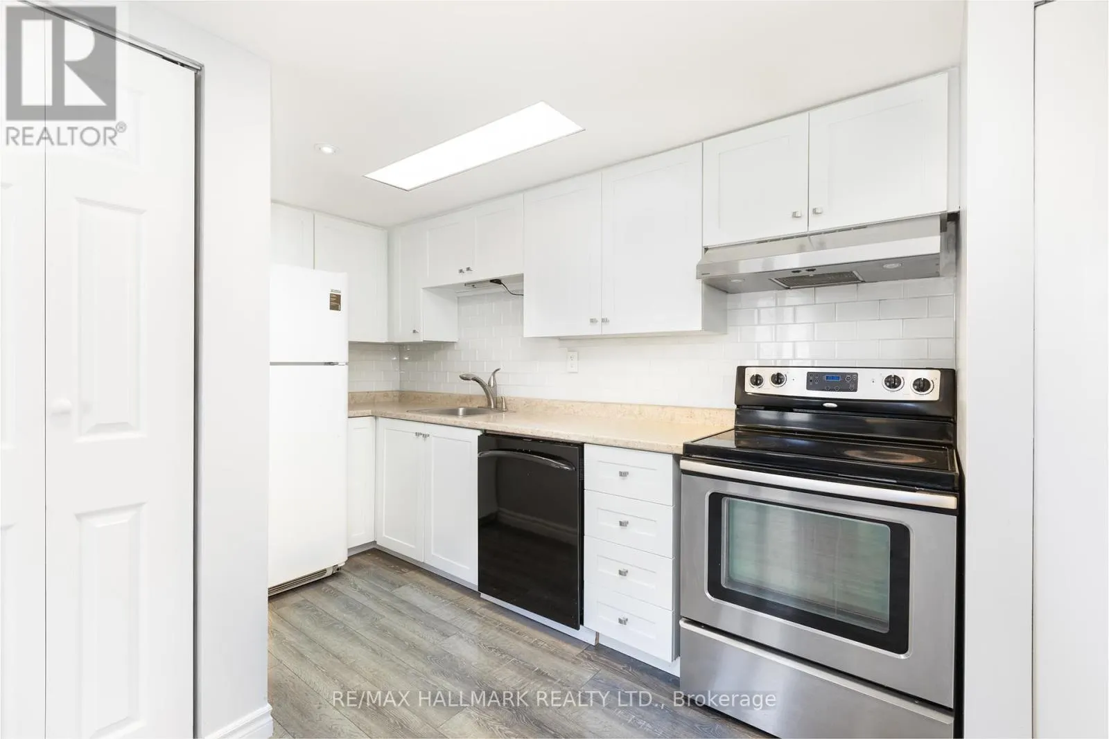 30 - 1250 KING STREET W