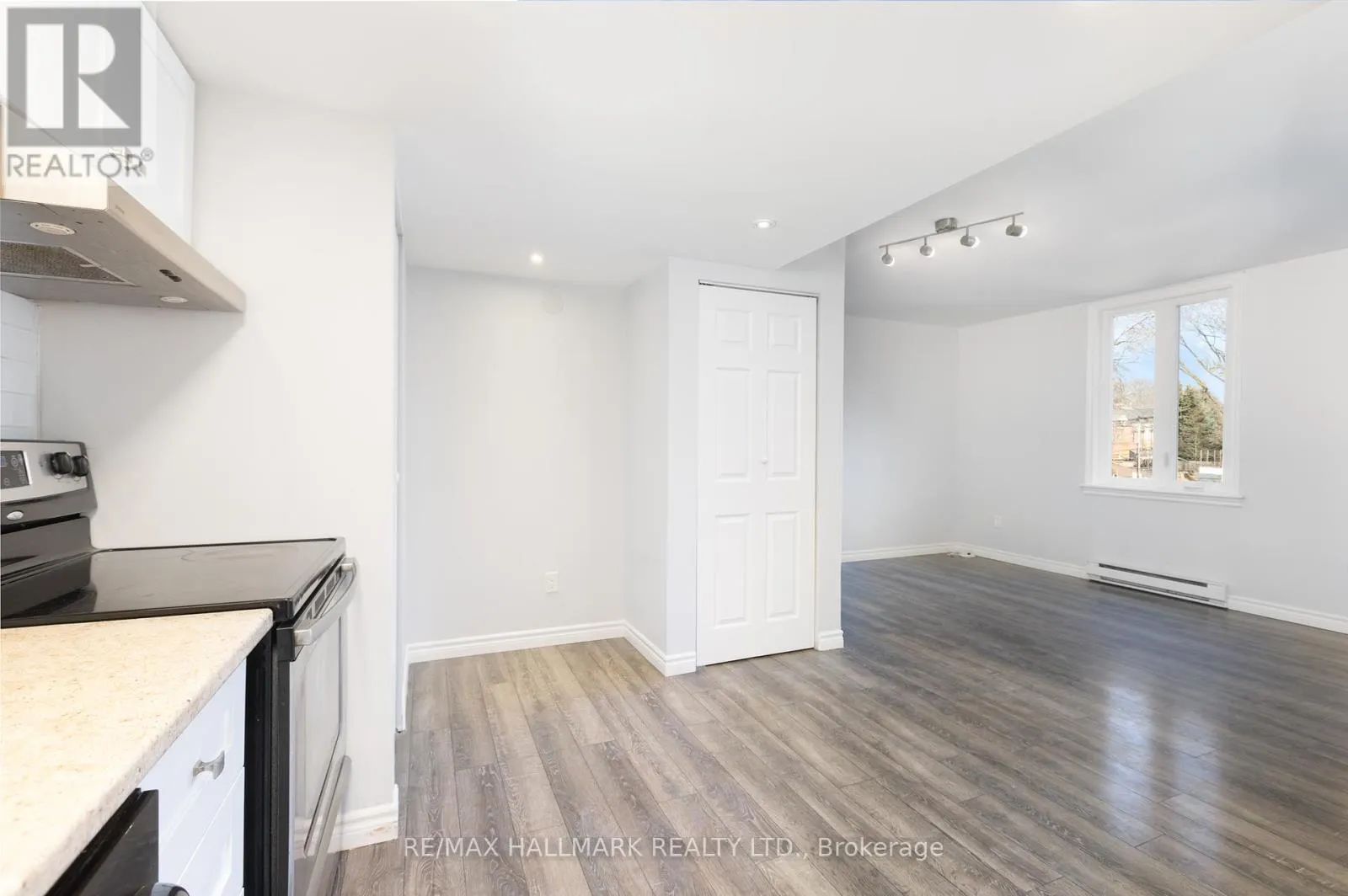 30 - 1250 KING STREET W