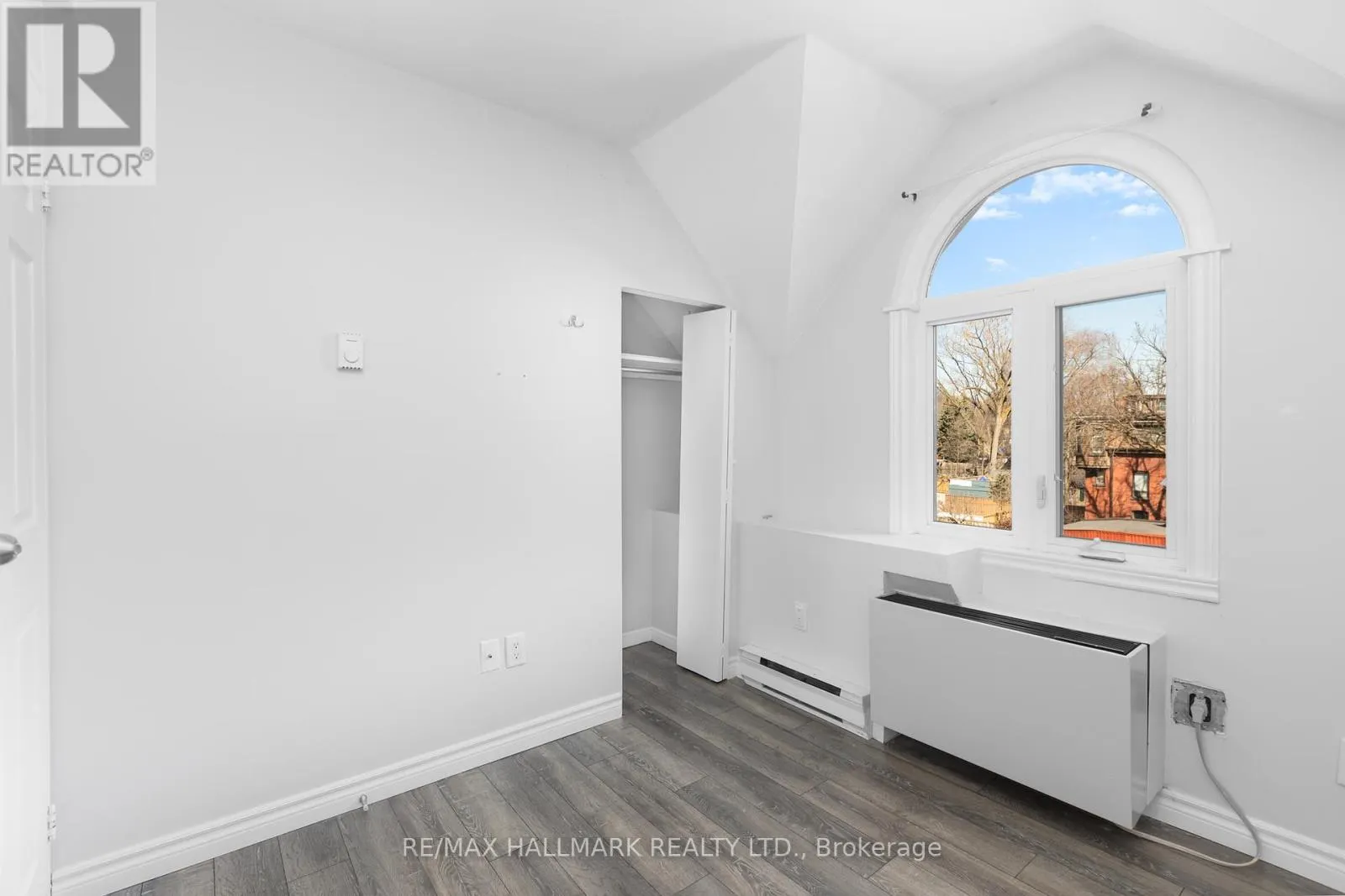 30 - 1250 KING STREET W