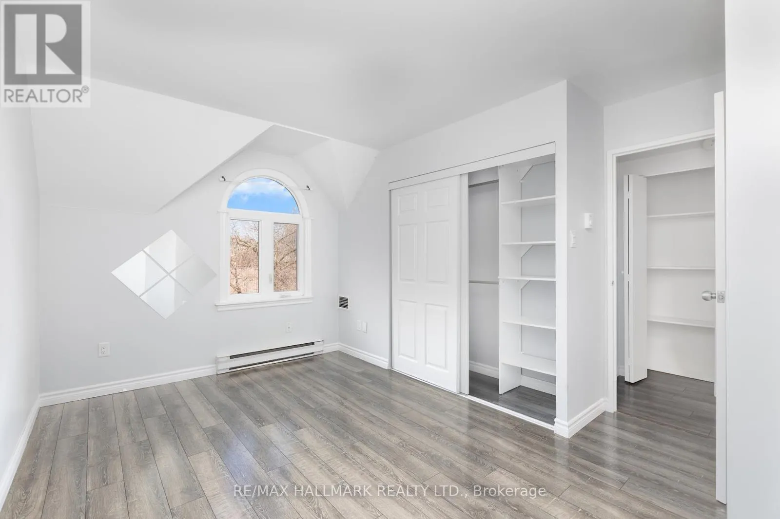 30 - 1250 KING STREET W