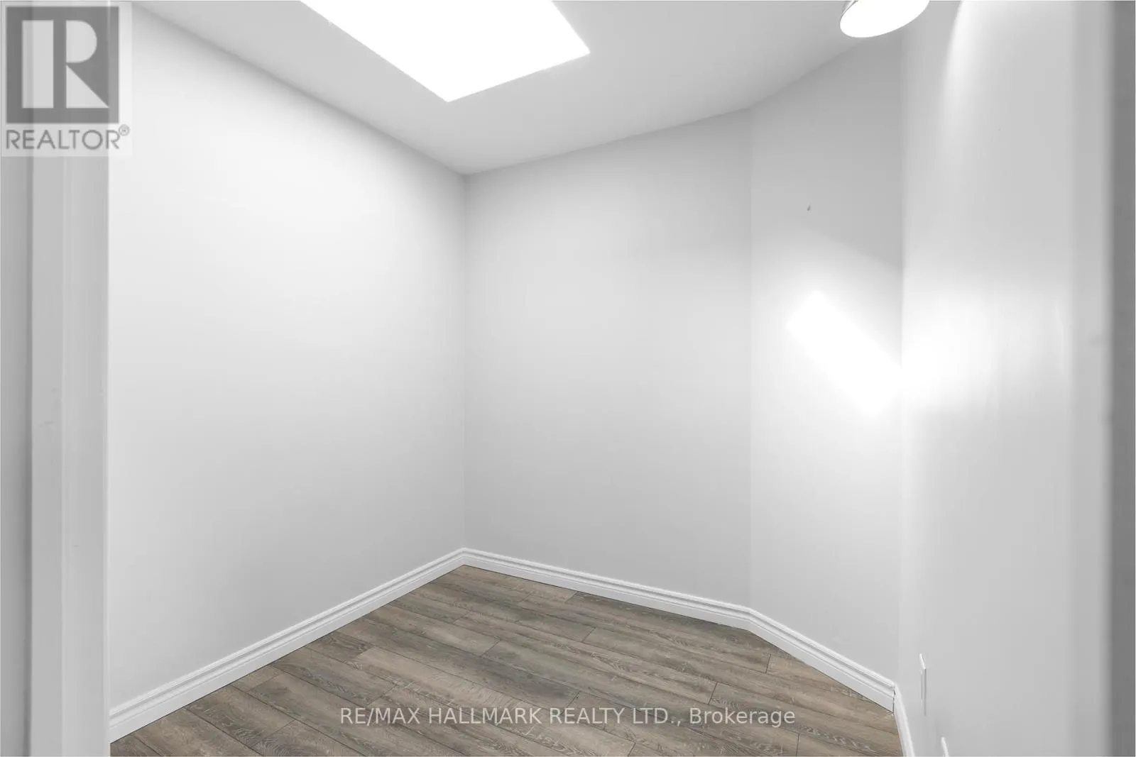 30 - 1250 KING STREET W