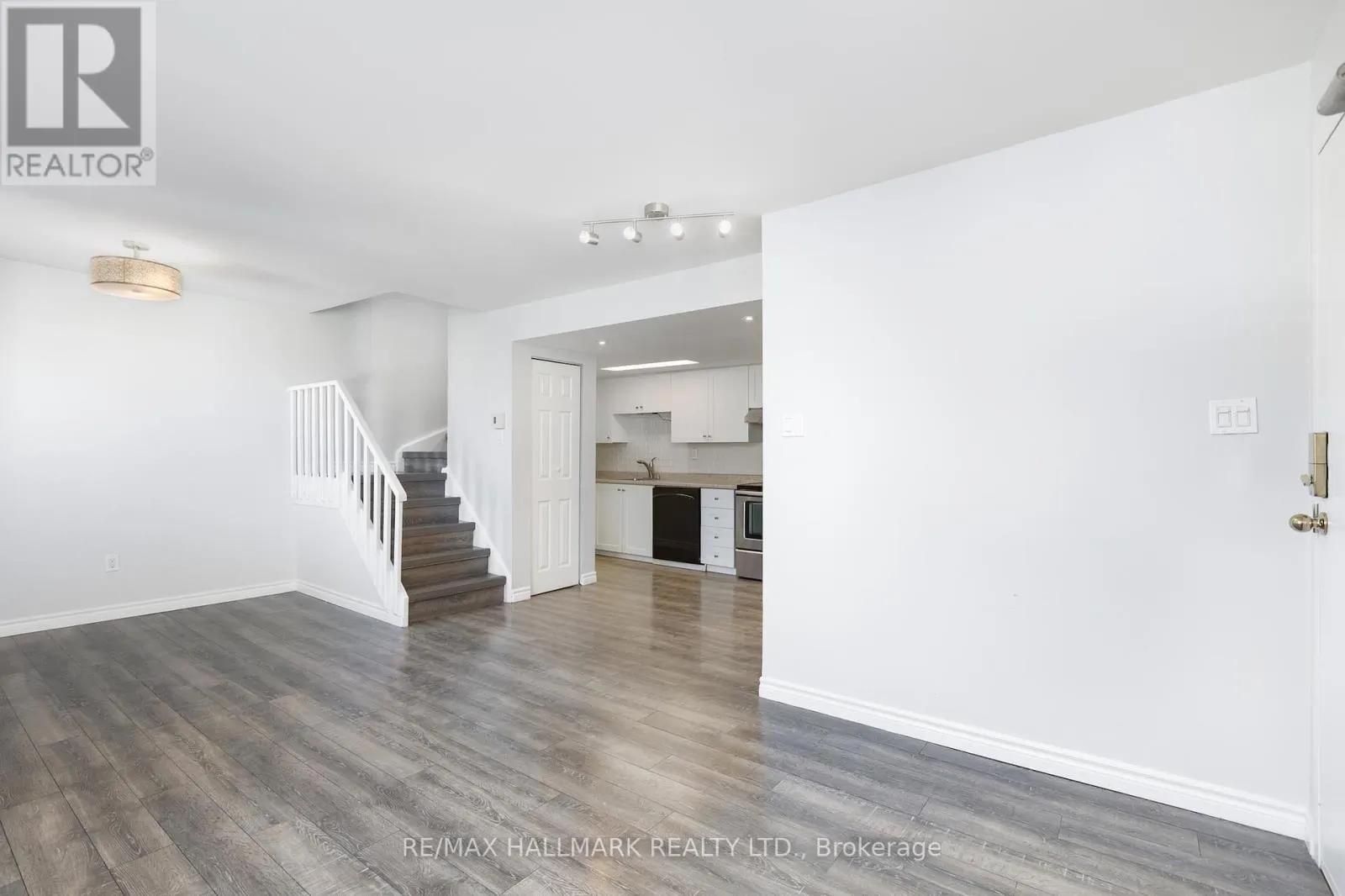 30 - 1250 KING STREET W