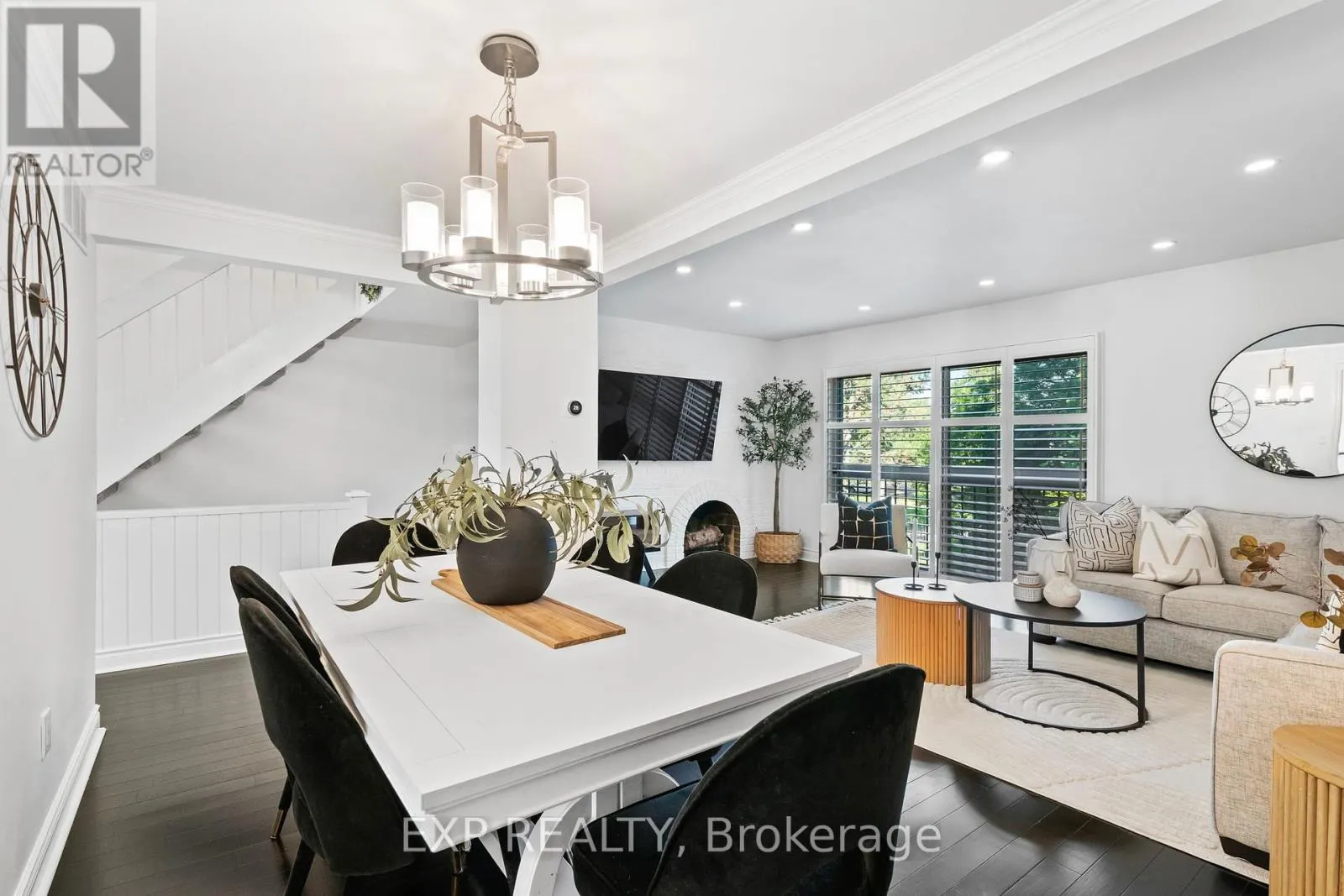 21 - 6855 GLEN ERIN DRIVE