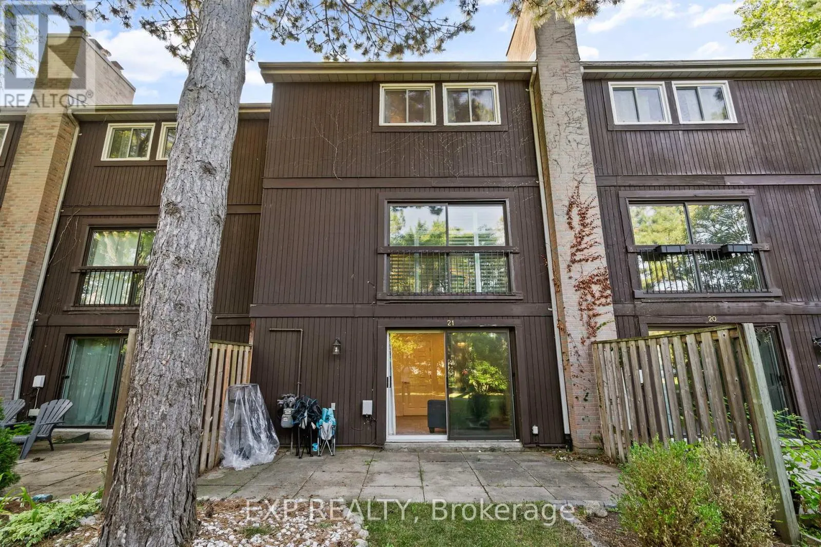 21 - 6855 GLEN ERIN DRIVE