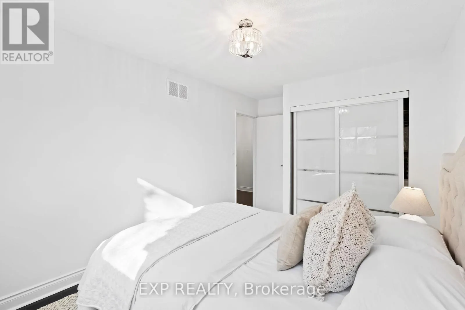 21 - 6855 GLEN ERIN DRIVE