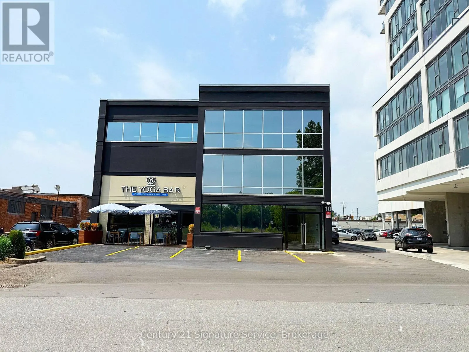 100 - 10 PLASTICS AVENUE