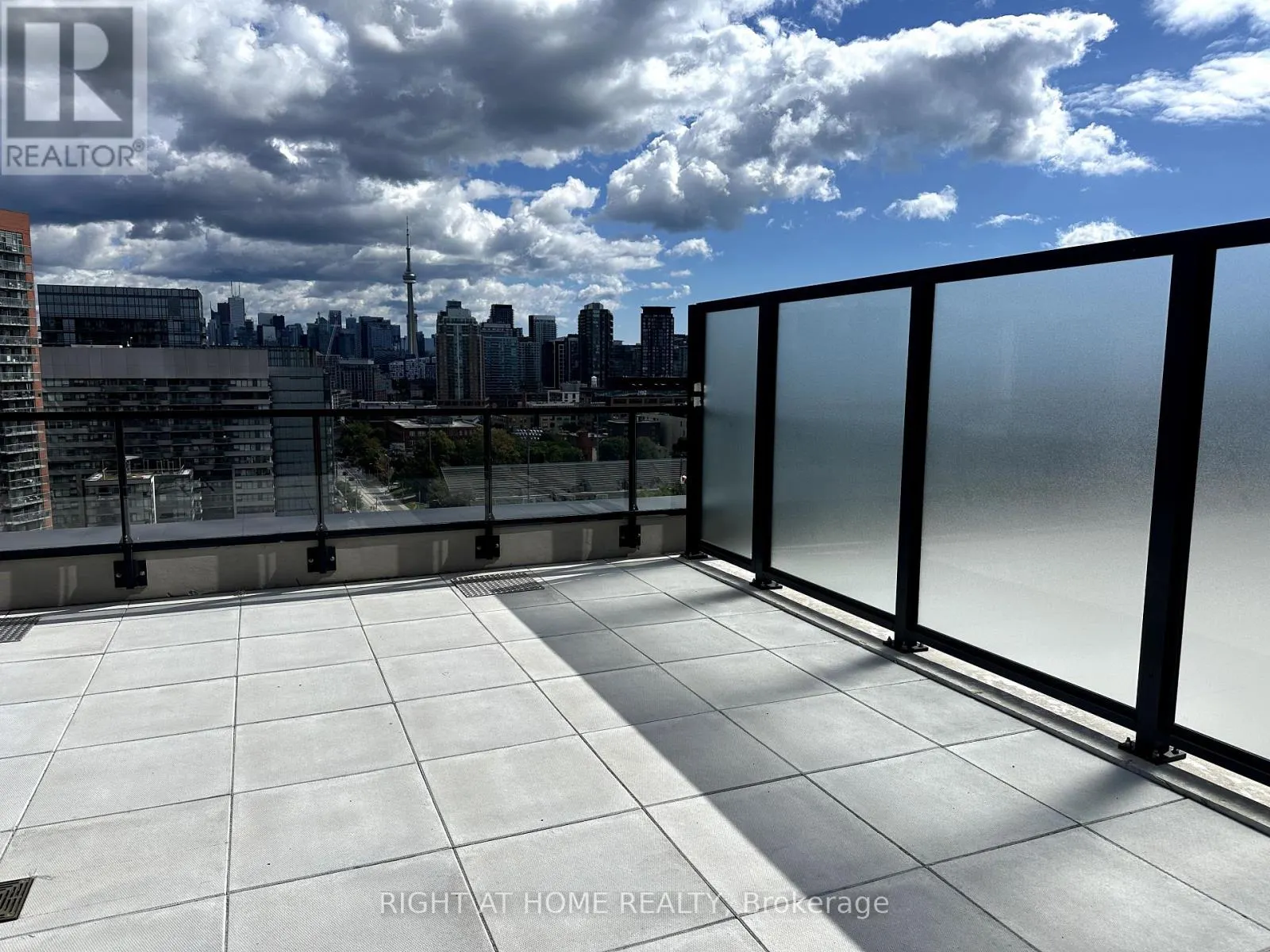 285 DUFFERIN STREET