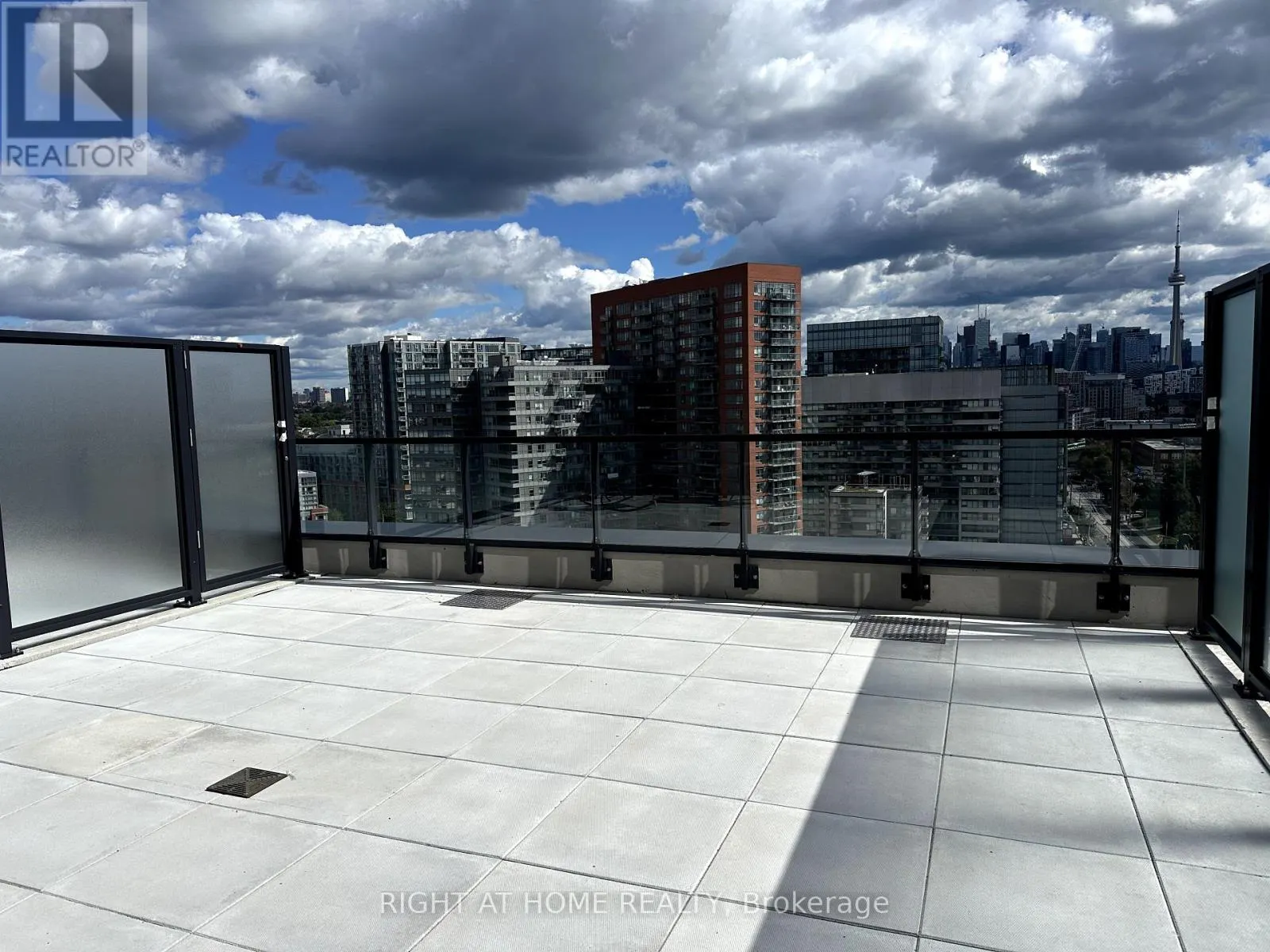 285 DUFFERIN STREET