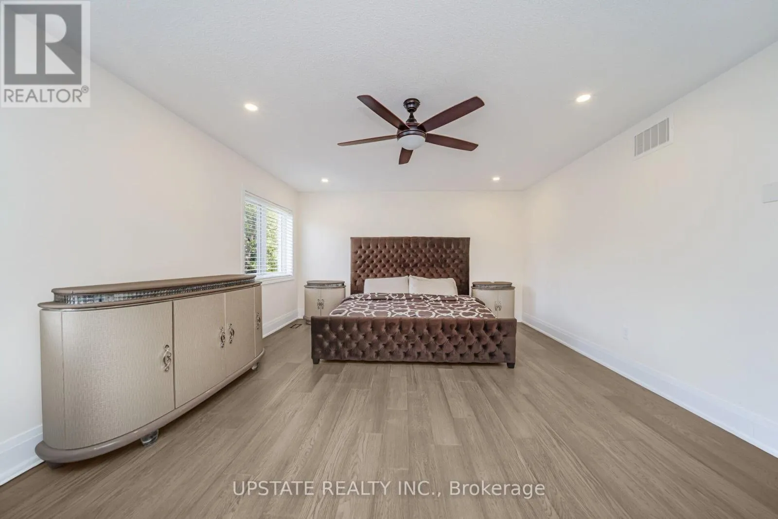32 COTTONFIELD CIRCLE