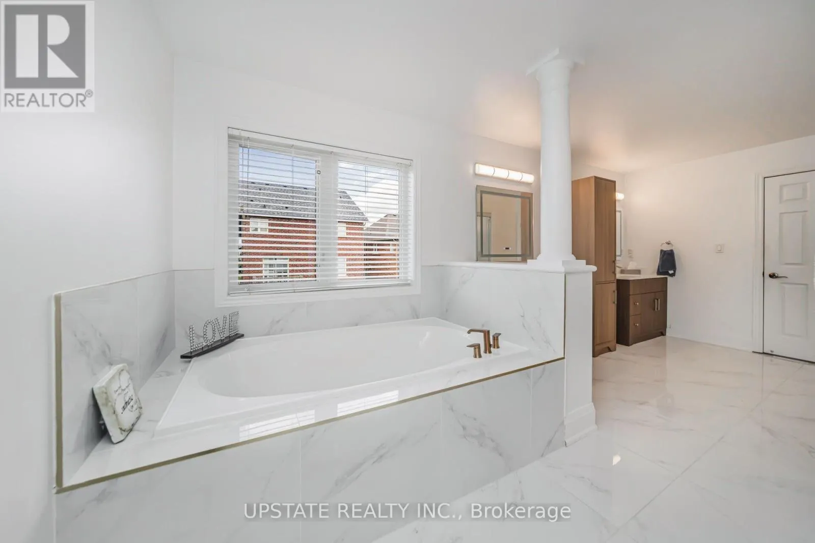 32 COTTONFIELD CIRCLE