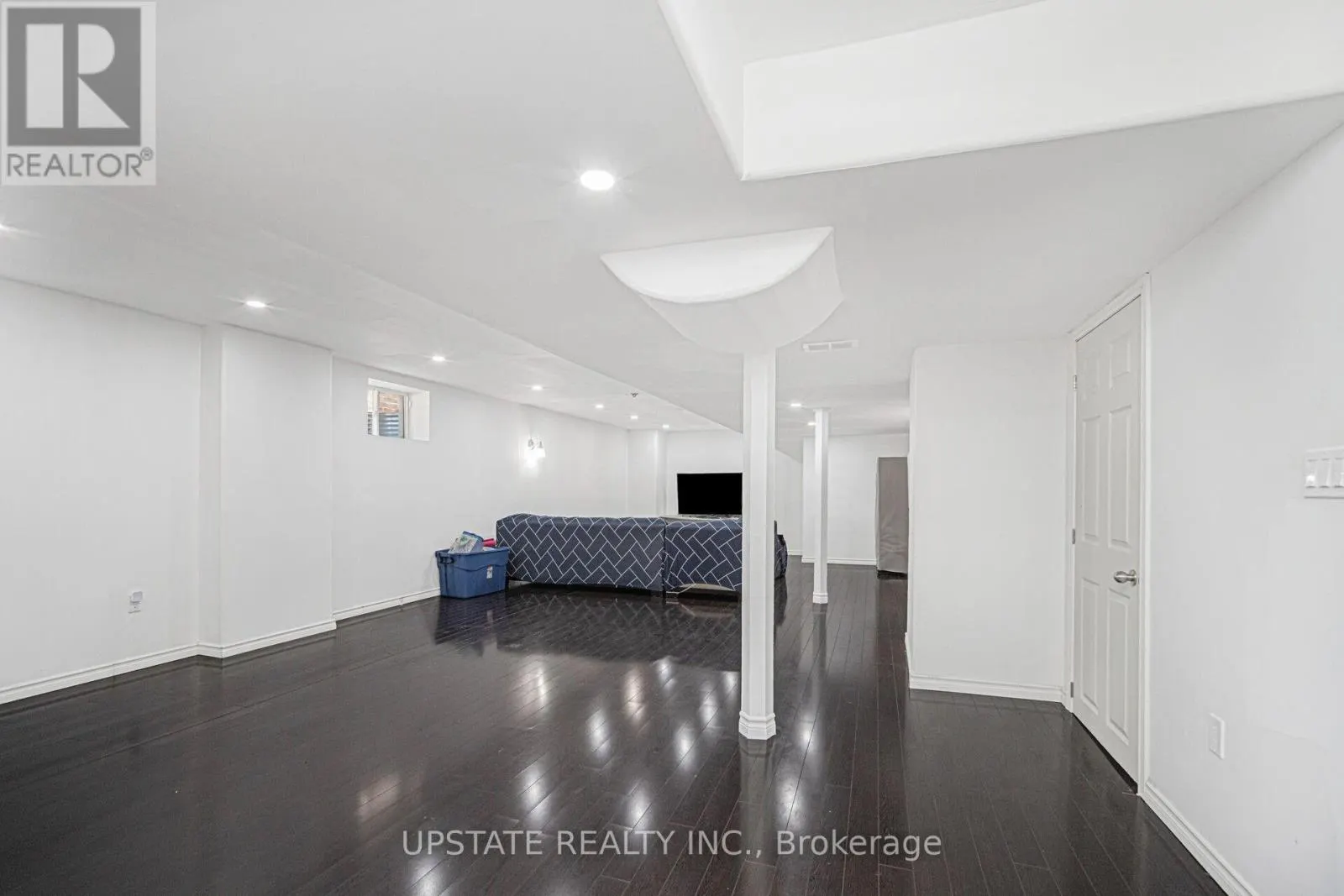 32 COTTONFIELD CIRCLE