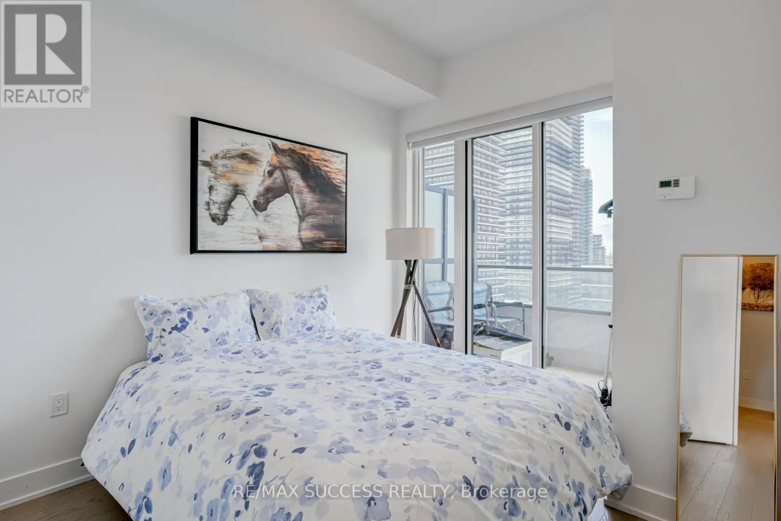 1807 - 20 SHORE BREEZE AVENUE