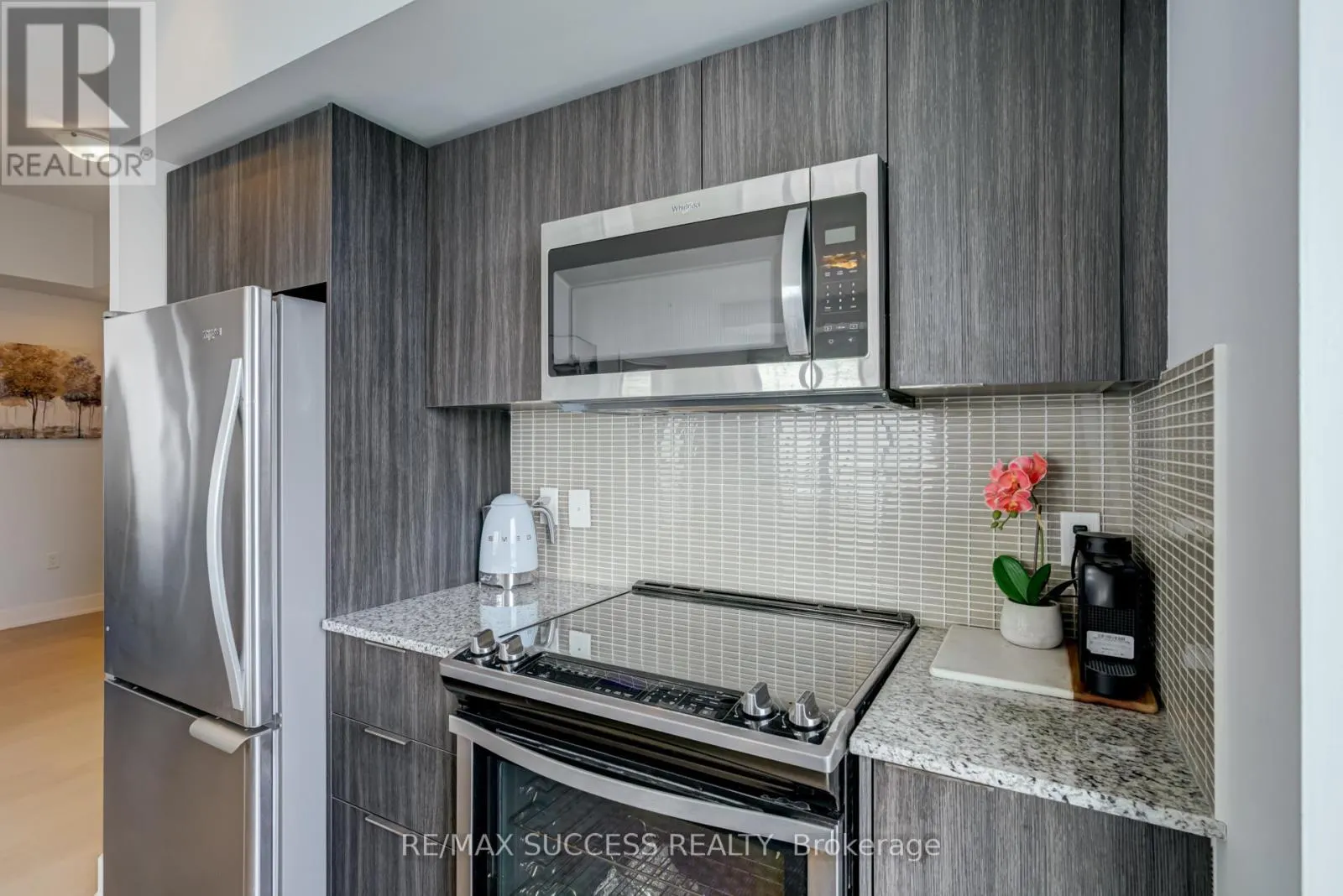 1807 - 20 SHORE BREEZE AVENUE