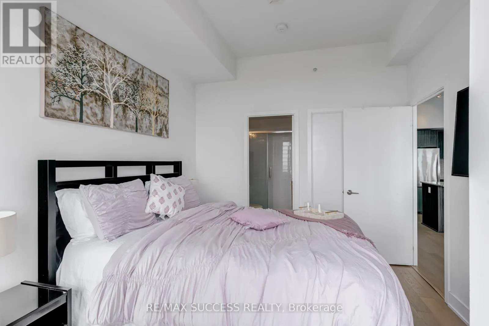 1807 - 20 SHORE BREEZE AVENUE