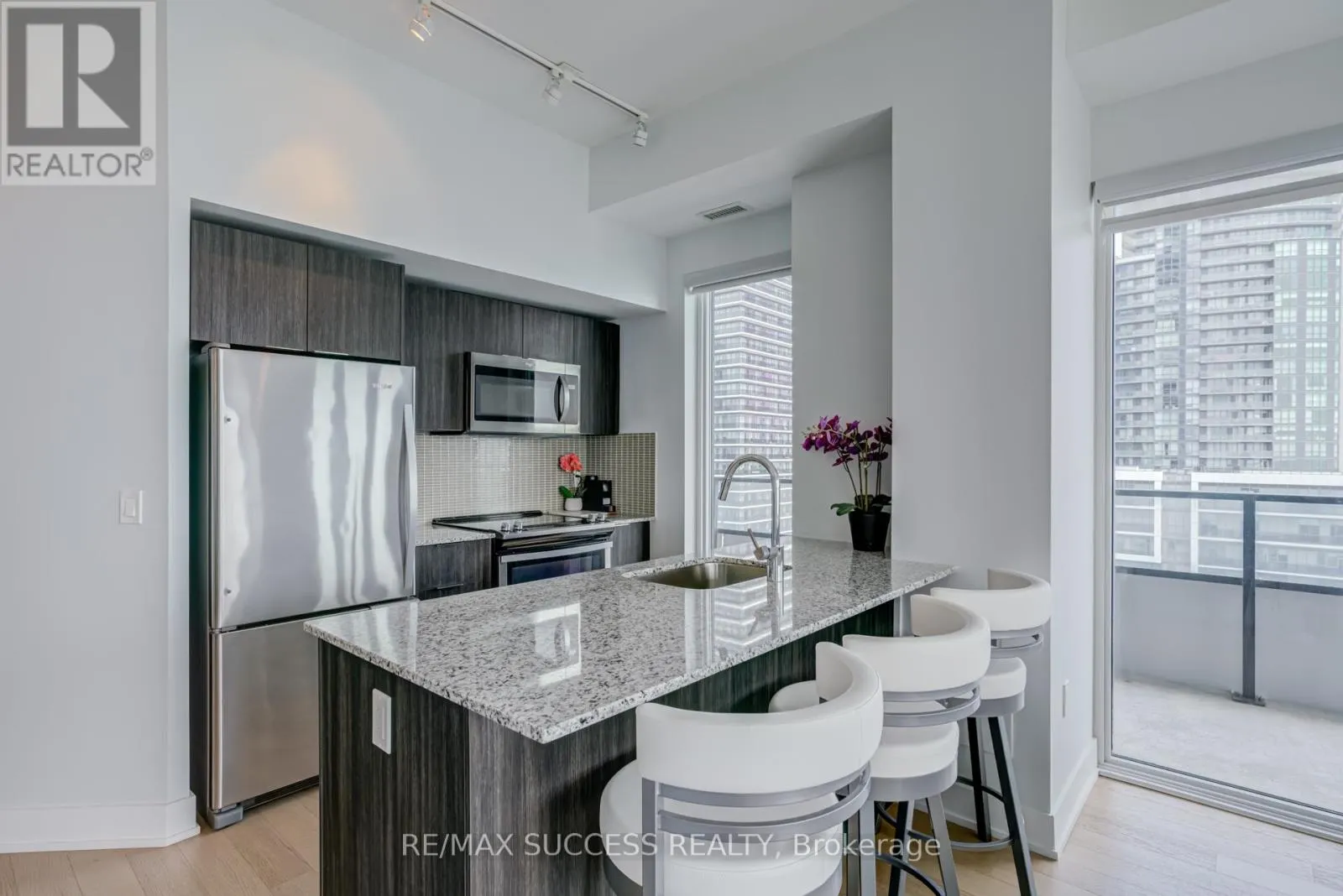 1807 - 20 SHORE BREEZE AVENUE