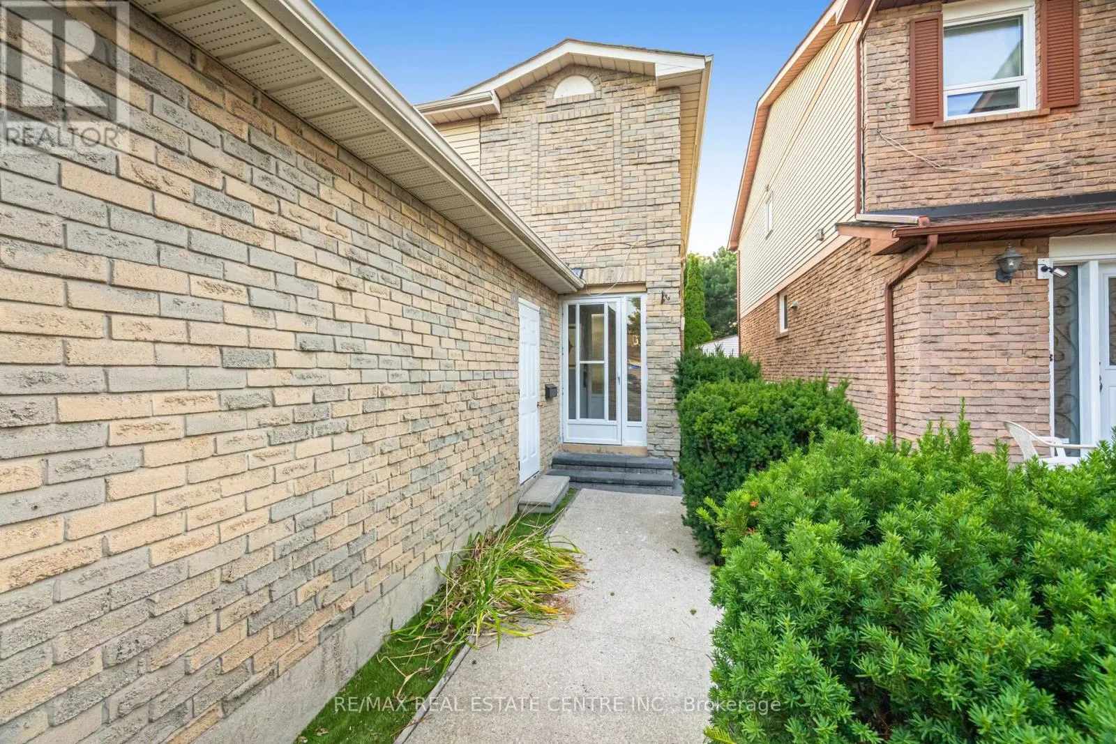44 ABELARD AVENUE