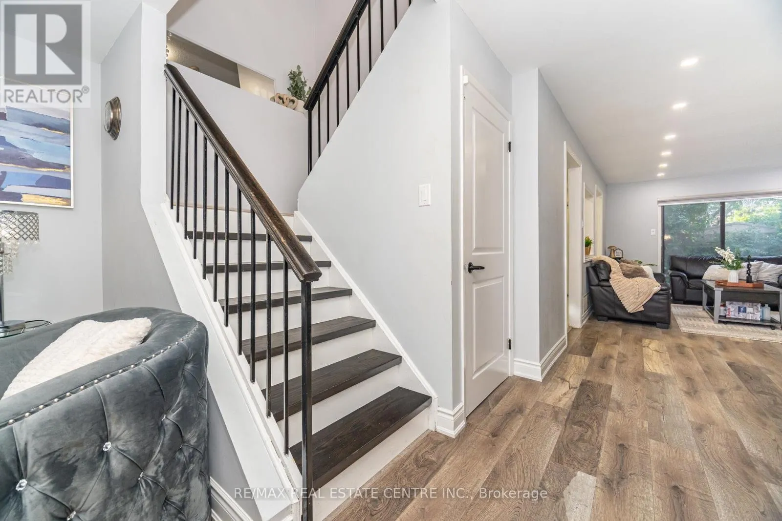 44 ABELARD AVENUE