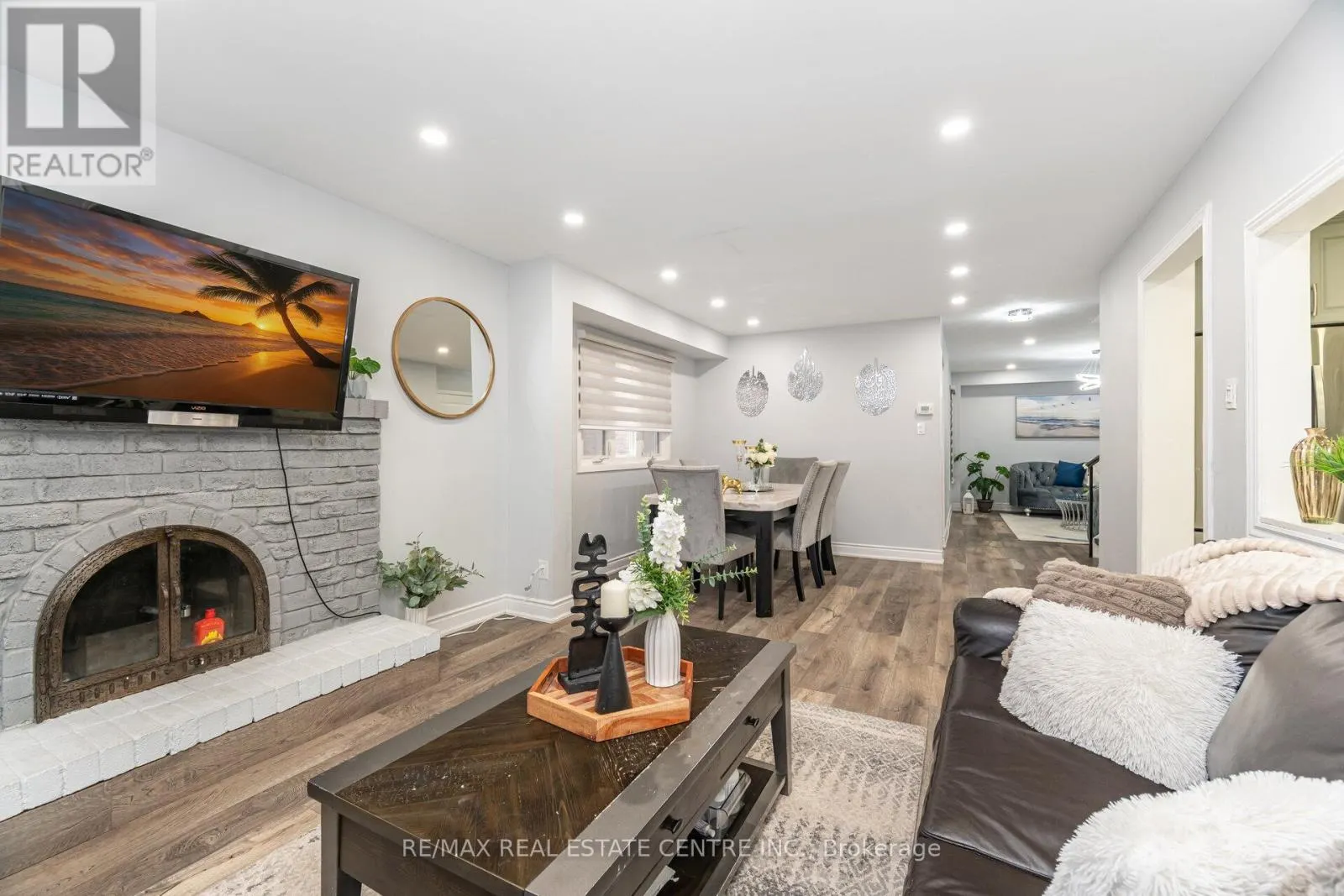 44 ABELARD AVENUE