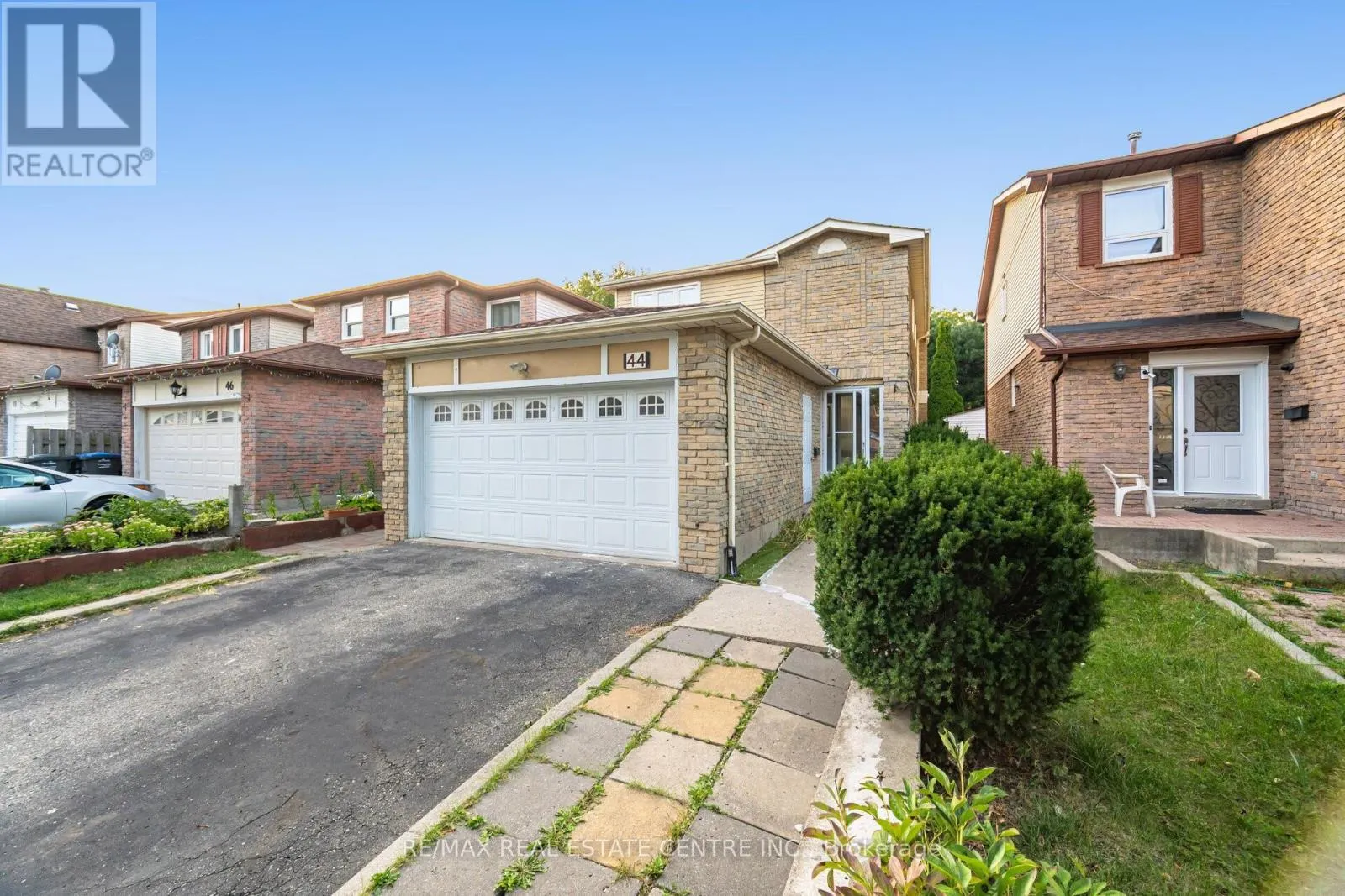 44 ABELARD AVENUE