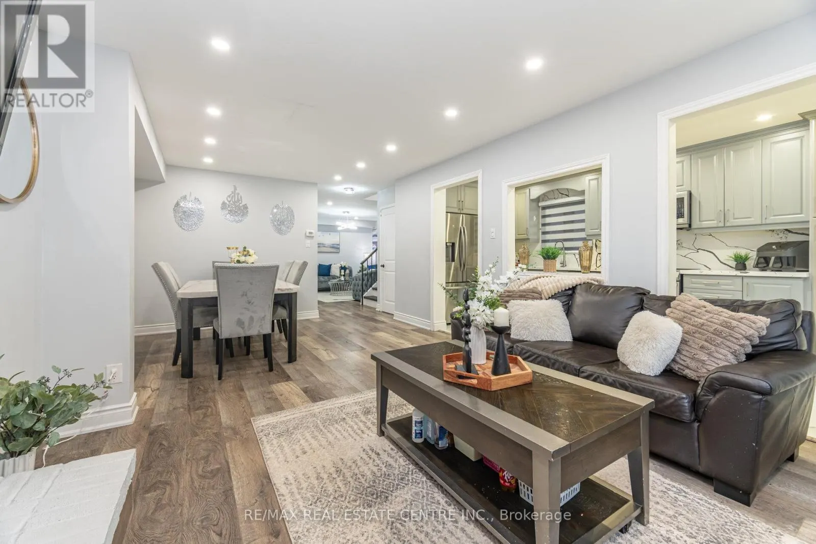 44 ABELARD AVENUE