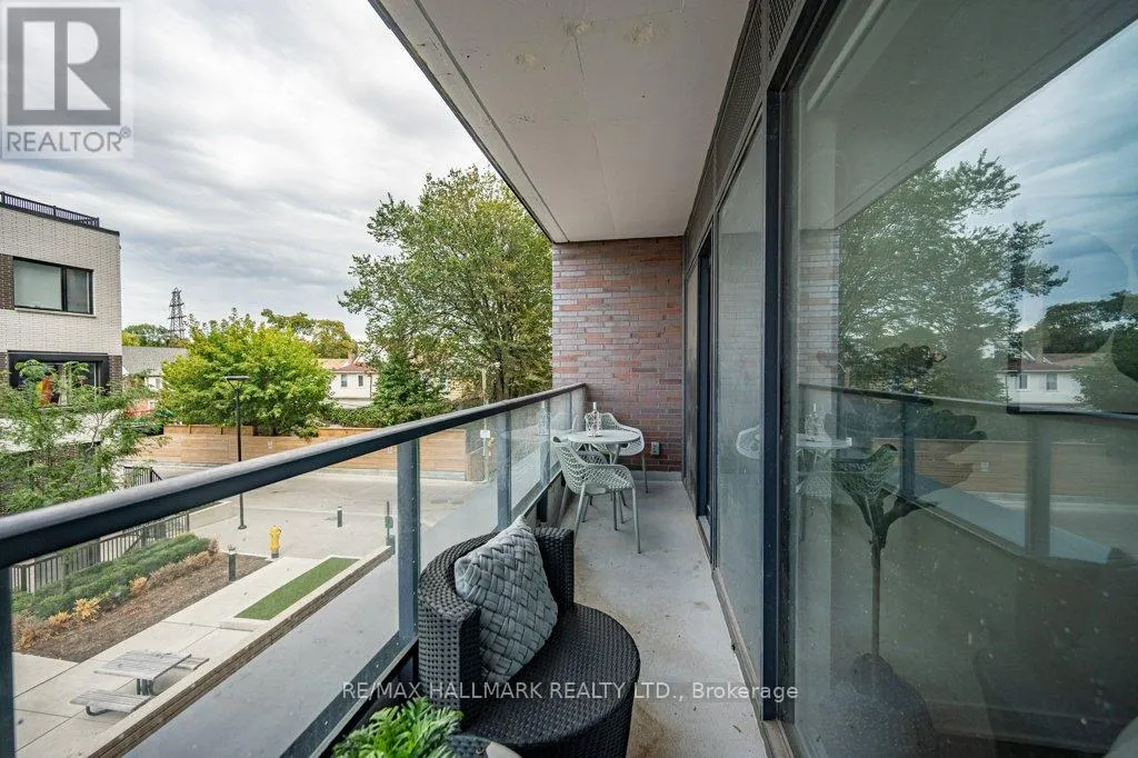 220 - 1808 ST. CLAIR AVENUE W