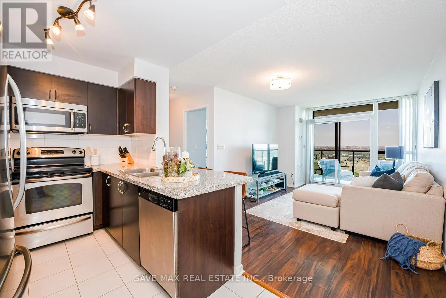 1801 - 4900 GLEN ERIN DRIVE