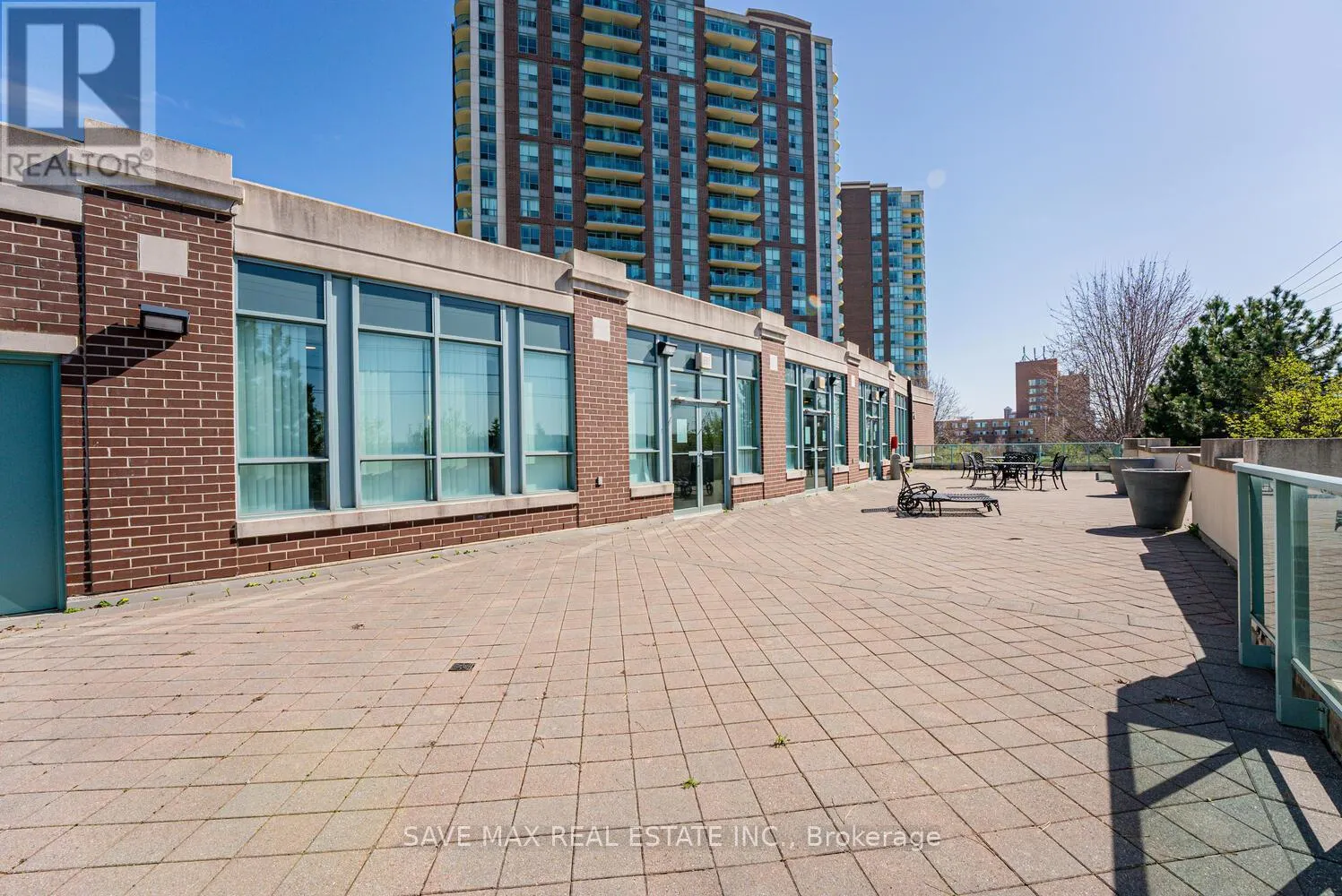 1801 - 4900 GLEN ERIN DRIVE