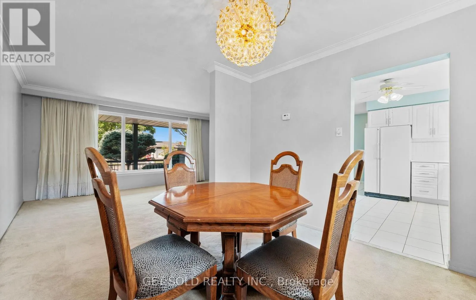 54 RINGWAY CRESCENT